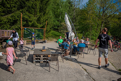 posezeni-prirodovedne-muzeum-semenec-tyn-nad-vltavou-arboretum.jpg